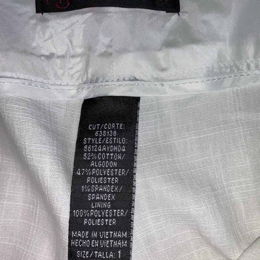 White shorts with belt